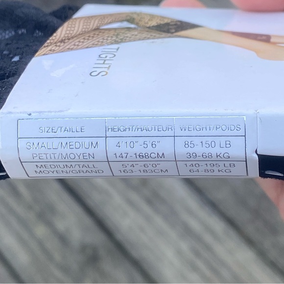 Jessica Simpson Black Lace Capri Leggings sz small/medium - Picture 6 of 7